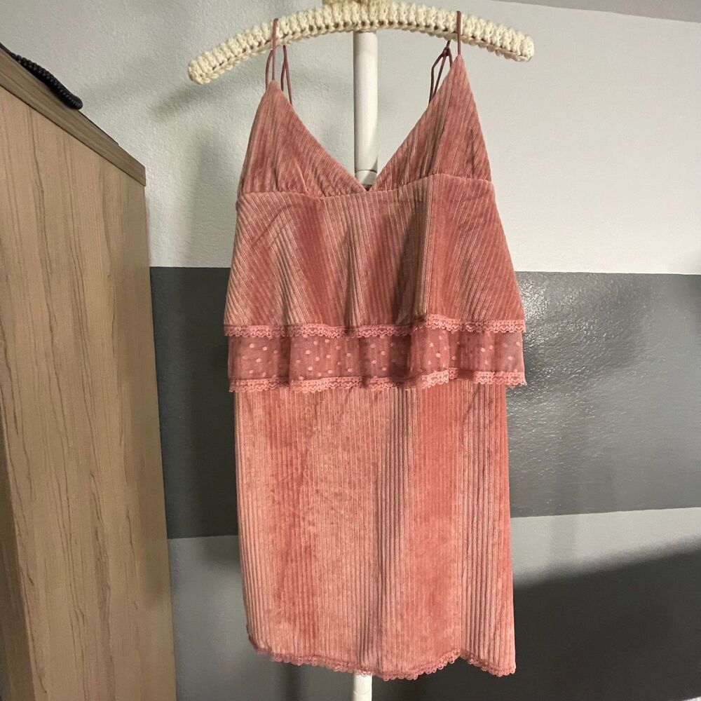 POL Mauve Ribbed Velvet Cascading Tiered Mini Dress Medium Lace Boho Coquette